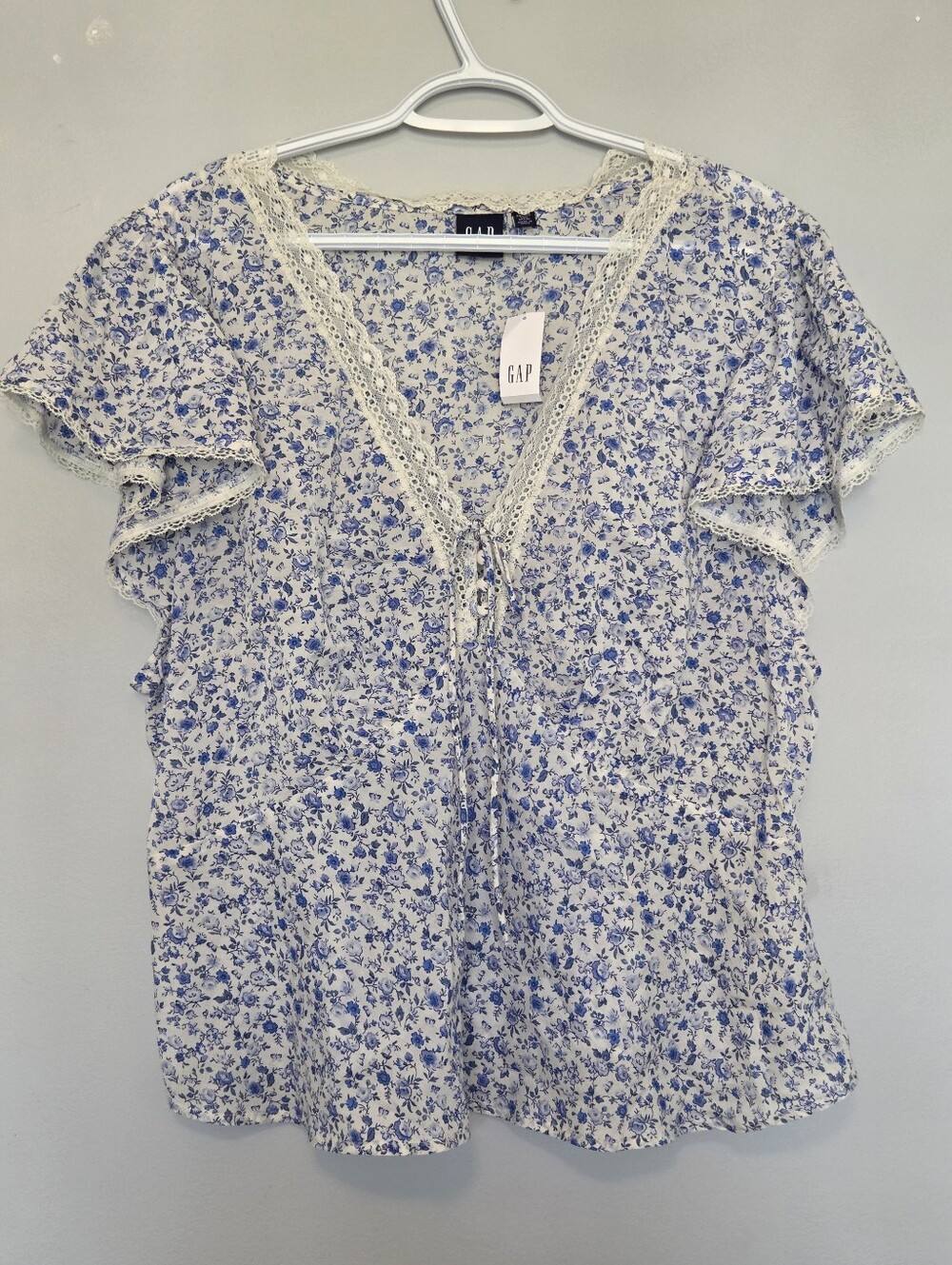 GAP NWT Blue Floral Lace Trim Flutter Sleeve Blouse Sz XXL Tall Cottagecore